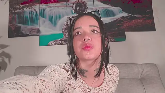 ariana-white- online show from February 12, 4:08 pm