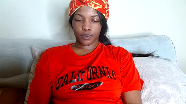 CaramelGoddessxoxo online show from March 15, 2:30 pm