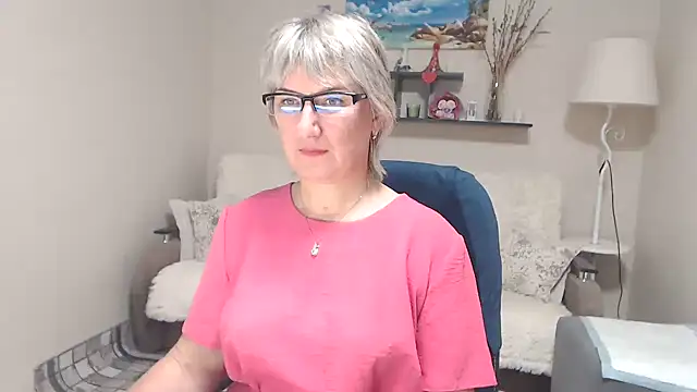 FleurMays online show from October 31, 12:09 pm