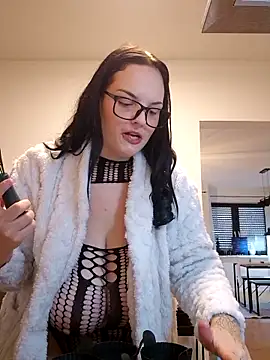 Jujuicy 97 online show from November 25, 11:45 am