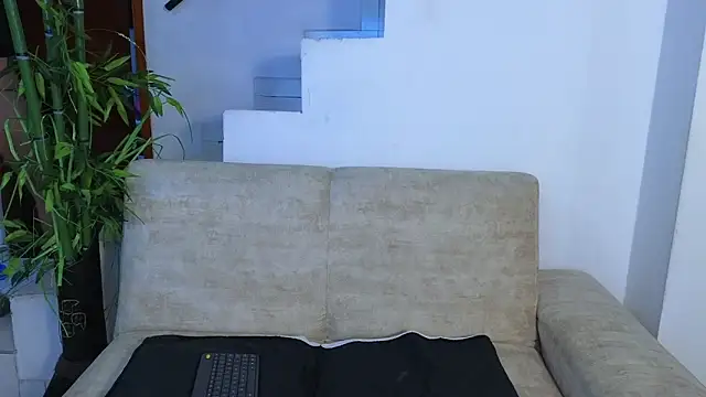 Lorenne Miller online show from April 16, 2:34 am