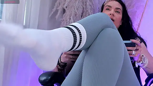 BridgetRodriguez online show from November 14, 1:33 pm