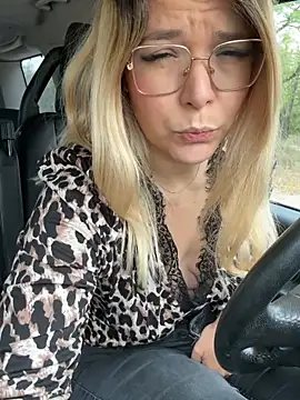 EmyLana online show from April 22, 6:54 am