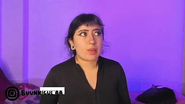 larissa01  online show from January 7, 9:51 pm