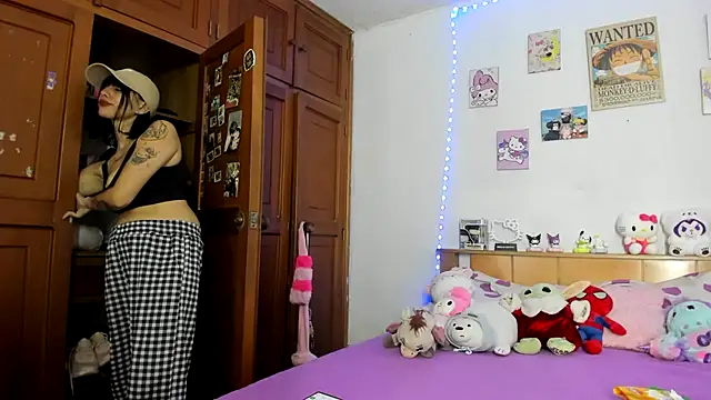 LunaDeCristall online show from September 9, 7:19 am