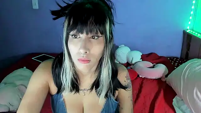 LunaDeCristall online show from March 26, 4:47 am