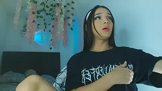 alexaryderr online show from April 24, 8:55 pm