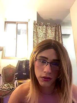 mia foxts online show from September 12, 6:37 pm