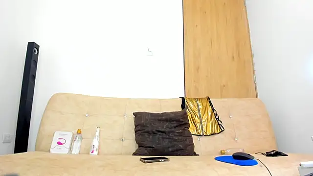 mia foxts online show from March 14, 4:08 pm