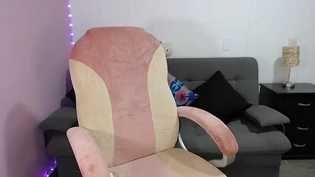 NicoleKitty  online show from September 20, 11:25 pm