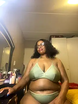 Nomthie online show from September 22, 5:44 pm