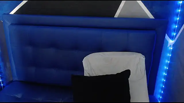 cherry modelx  online show from October 4, 8:35 pm