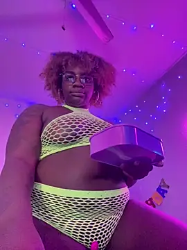 LillShayy online show from November 8, 4:50 am