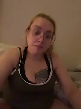 Lalalynn online show from April 25, 11:13 pm