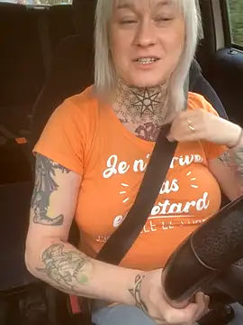 poussichienne online show from November 14, 11:32 am