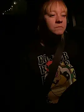 poussichienne online show from April 22, 2:52 am