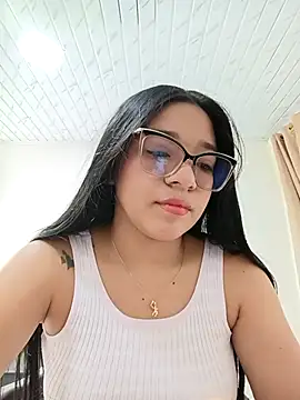 -VICKKY online show from September 22, 1:53 pm