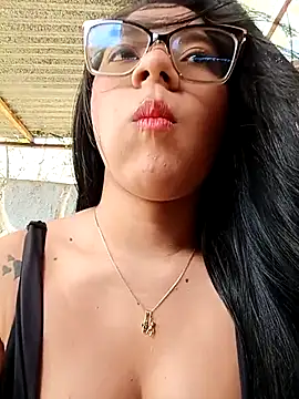 -VICKKY online show from September 25, 2:05 pm