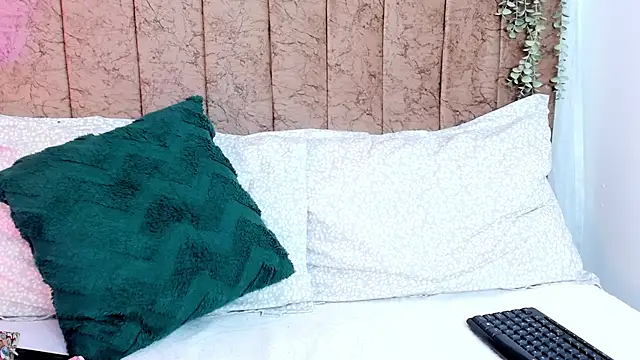 tiffany becker online show from October 14, 11:46 am