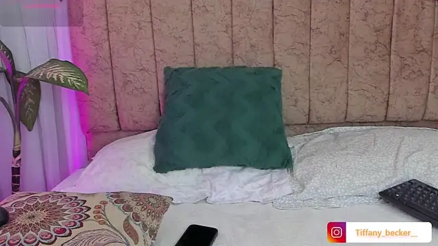 tiffany becker online show from October 16, 11:57 am