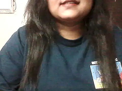 smile pretty online show from April 19, 8:00 pm