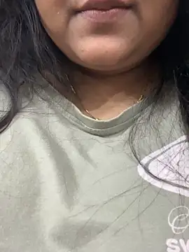 smile pretty online show from March 19, 6:12 pm