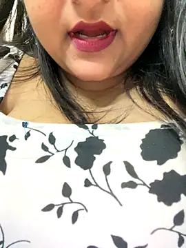 smile pretty online show from October 4, 8:57 pm