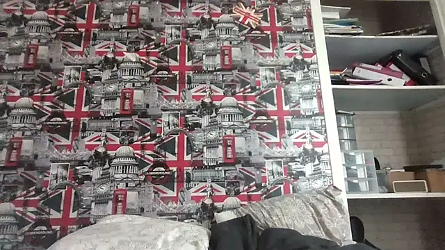 Lynylou online show from October 20, 1:47 pm