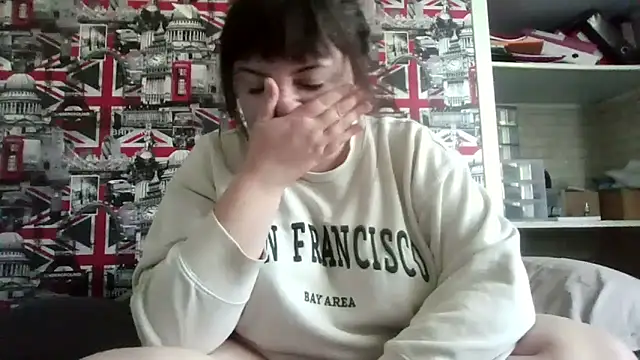 Lynylou online show from October 12, 1:46 pm