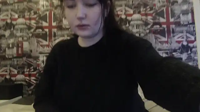 Lynylou online show from February 15, 7:44 am