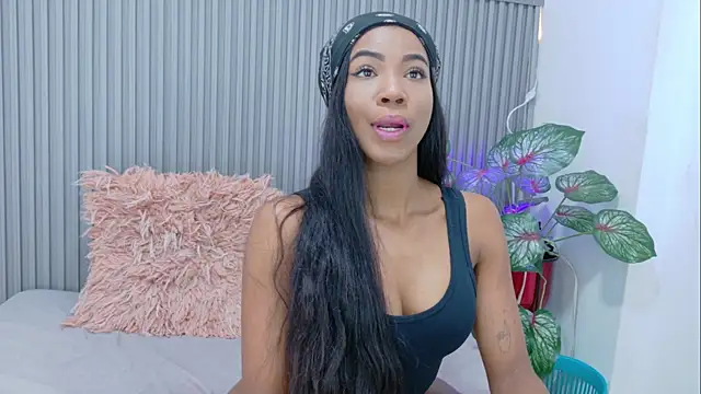 paula  cruzz online show from April 23, 8:44 pm