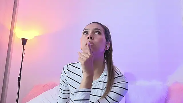 Cristel Boom online show from December 17, 1:04 pm