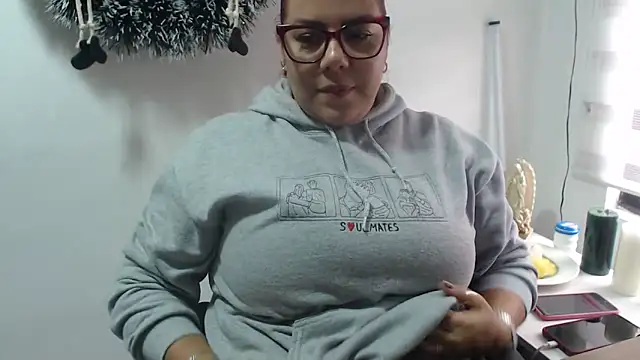 Rebecagiraut online show from December 18, 3:28 pm