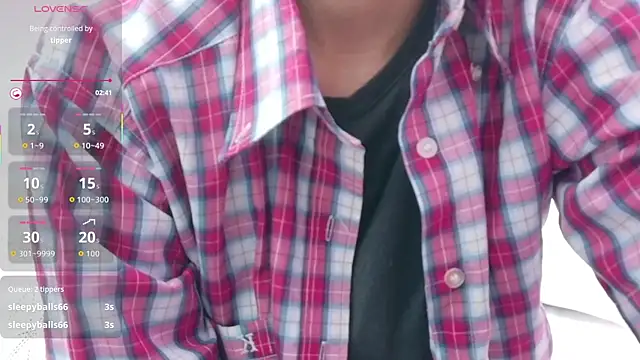 yourcuteneighbourr online show from November 18, 3:07 am