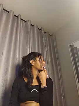 Yoyo   online show from February 4, 10:13 pm