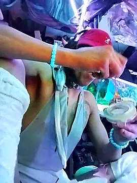 gurlnips online show from April 10, 9:48 am