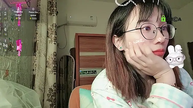 Lili 666 online show from December 1, 10:01 pm