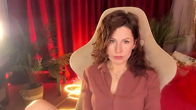 April o Nill online show from March 30, 3:33 pm