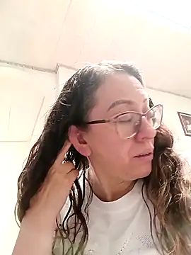 miss hanna07 online show from April 9, 4:23 pm