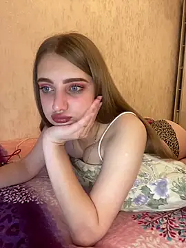 MollyDolle online show from September 18, 9:24 pm