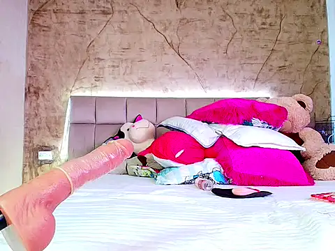 Hotnia69 online show from June 5, 4:02 pm