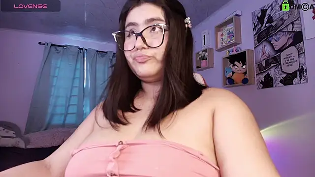 juli juliana online show from April 12, 8:33 pm