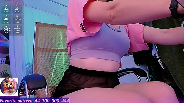 Toxic Ellies online show from July 15, 1:38 pm
