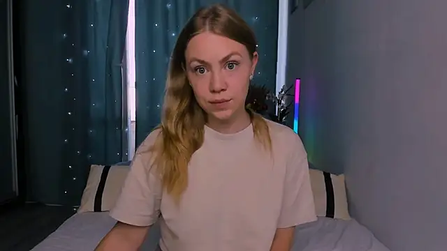 InsatiableFoxX online show from July 16, 3:49 pm