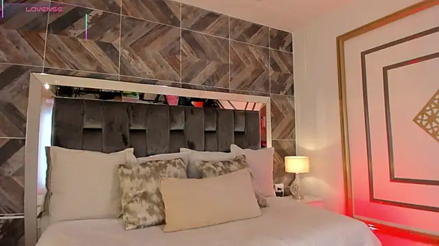 TaniaSmith1 online show from October 11, 11:29 pm