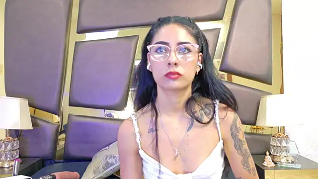 NicoleEsposito online show from February 7, 1:59 pm