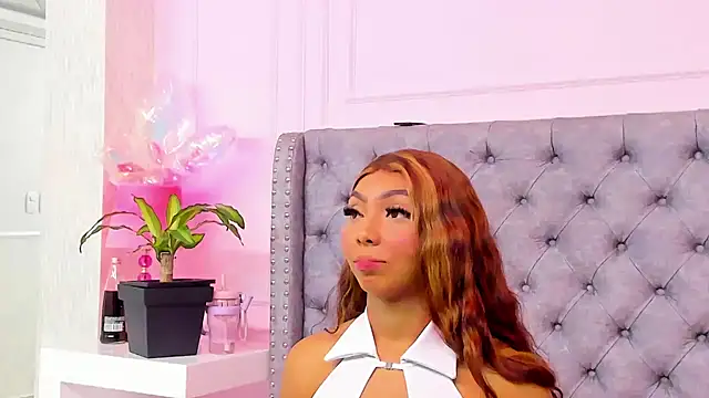 HaileeRoberts online show from March 24, 12:32 pm