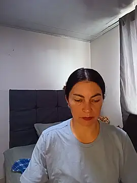 renata hot1 online show from June 5, 7:09 pm