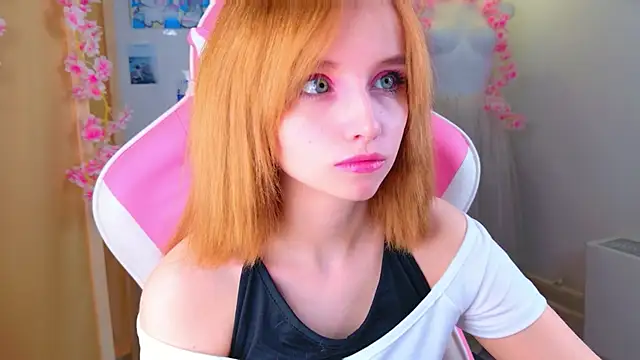 b4by LoL1 online show from May 8, 1:36 pm