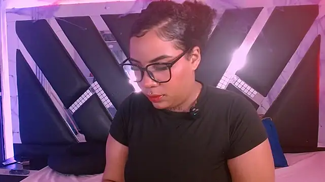 MelannyTylor online show from October 11, 7:24 am